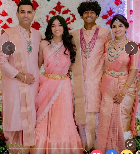 Family Dress Combination, Family Dress Code For Wedding Indian, Family Matching Outfits Indian, Traditional Saree Blouse Designs, Trendy Photos, Gold Silk Saree, Wedding Matching Outfits, Saree Function, Family Dress