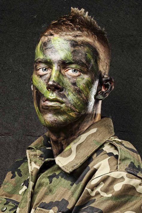 Camo Face Paint Ideas, Army Face Paint, Soldier Makeup, Military Makeup, Army Makeup, Purim Makeup, Halloween Makeup Ideas For Men, Halloween Makeup For Men, Makeup Ideas For Men