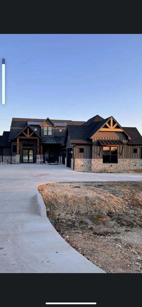 #farmhousedecor #farmhouse #rusticdecor My Dream Home Farmhouse Exterior, Western House Modern, Black Barndominium With Rock, Nifty House Ideas, Western Homes Outside, Ranch Dream Home, Barndominium Home Exterior, Western Home Exterior Ranch Style, Western Houses Exterior