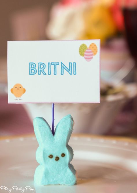 Brunch Favors, Easter Place Cards, Easter Brunch Table, Easter Games For Kids, Easter Place Settings, Brunch Table, Easter Games, Easter Tablescapes, Table Place Cards