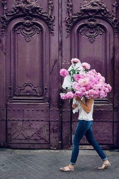 A Bunch Of Flowers, Bunch Of Flowers, Beautiful Blooms, Pink Peonies, Flower Child, Love Flowers, My Flower, Flower Shop, Pretty Flowers