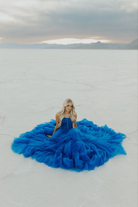 Senior Pictures Long Dress Photo Shoot, Beach Flowy Dress Photoshoot, Large Dress Photoshoot, Senior Pics Salt Flats, Big Flowy Dress Photography, Salt Flat Senior Pictures, Big Dress Photoshoot Poses, Big Dress Senior Pictures, Big Dress Poses