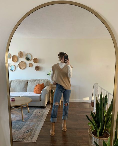 Fall Outfits With Tan Ankle Boots, Rubber Chelsea Boots Outfit, Chelease Boot Outfit, Chelsea Boots Outfit Brown, Heeled Chelsea Boots Outfit Women, Chelsea Boots Outfit Spring, Chelsea Heel Boots Outfit, Women’s Chelsea Boots Outfit, Steve Madden Chelsea Boots Outfit