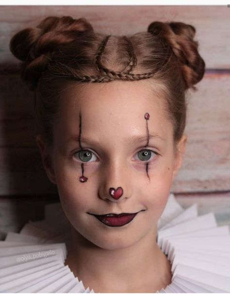 Kid Clown Makeup, Halloween Makeup Kids Easy, Halloween Face Makeup For Kids, Maquillaje Halloween Infantil, Face Painting Halloween Kids, Maquillage Halloween Simple, Halloween Makeup For Kids, Halloween Makeup Witch, Handmade Halloween Costumes