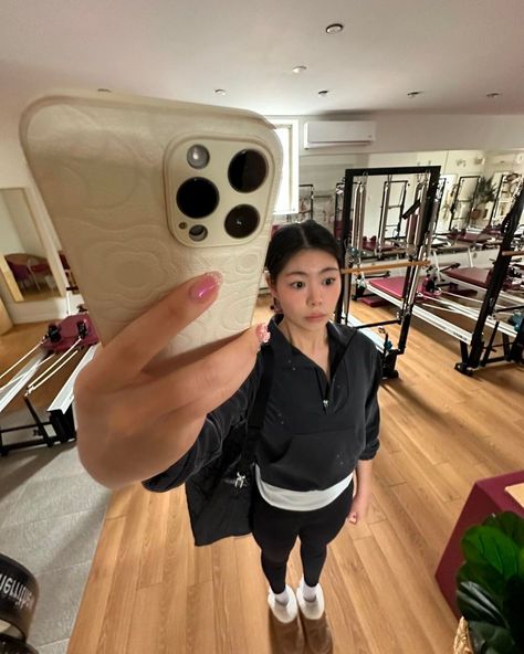 Wide Angle Mirror Selfie, Top Angle Selfie, Wide Angle Selfie, Sling Top, Tin Tin, Wide Angle Lens, April 15, Workout Outfit, Pilates Workout