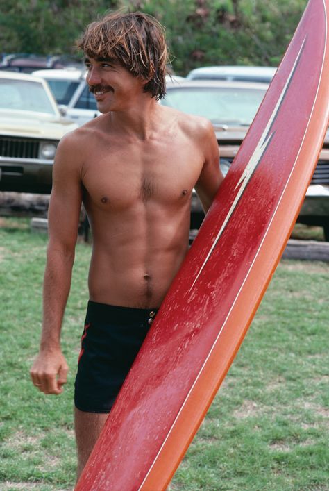 Gerry Lopez, Surf Boys, Snowboarding Trip, Surfboard Shapes, Surfing Pictures, Busy City, Vintage Surf, Surf Life, Big Waves