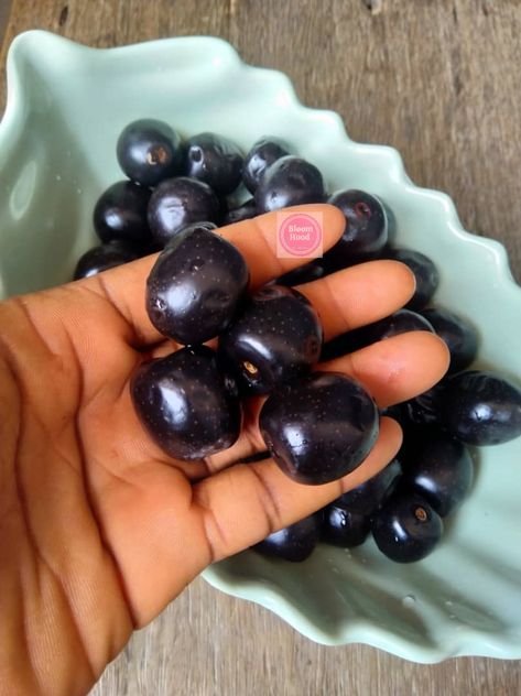 Gain These Benefits When You Eat African Black Plum Gastrointestinal Disease, Milk Flow, Improve Fertility, Black Plum, Plum Tree, Leafy Vegetables, Traditional Medicine, Eating Raw, Improve Digestion