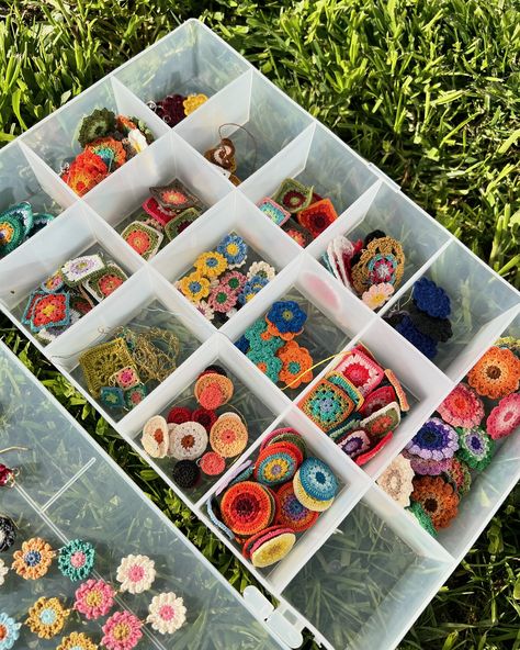 I rediscovered my box of finished little motifs that I never did anything with. I really need to sort through this box to see what I have 😅 Check out my full collection of earrings on Etsy! Link in my profile ✨ Made with #Gütermann’s Top Stitch thread and a 0.6mm hook 🧵 Pattern is my own ✨ #crochetersofinstagram #crocheter #crochetaddict #etsy #crochettrends #crochetofinstagram #crochetinspiration #crochet #crochetdaily #coffee #crochettherapy #craftastherapy #yarn #microcrochetjewellery #... Crochet With Embroidery Floss, Embroidery Floss Crochet, Micro Crochet Earrings, Coffee Crochet, Crochet Organizer, Indian Wall Art, Micro Crochet, Crochet Fun, Jewelry Displays