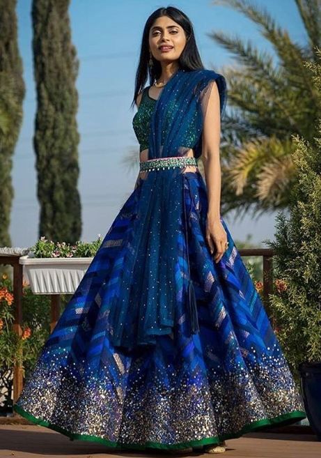 Peacock Blue Lehenga, Beautiful Lehengas, Beautiful Lehenga, Half Saree Lehenga, Lehnga Dress, Indian Bridal Lehenga, Blue Lehenga, Red Lehenga, Indian Lehenga