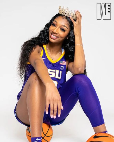 Basketball Pictures Poses, Basketball Girl, Angel Reese, Ball Aesthetic, Basketball Photos, Basketball Photography, Image Swag, Basketball Wallpaper, Basketball Star