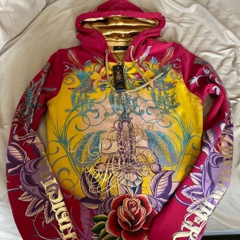 Christian Audigier Outfit, Christian Audigier Hoodie, Geeky Clothes, New Jacket, Concept Clothing, Christian Audigier, Street Fashion Men Streetwear, 90s Fashion Outfits, Gold Lettering