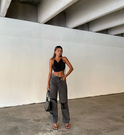 Black Strappy Heels Outfit, Strappy Heels Outfit, Jeans And Crop Top Outfit, Simple Fashion Outfits Minimal Style, Basic Ootd, Jeans Heels Outfit, Outfits Con Jeans, Jeans With Heels, Heels Outfits