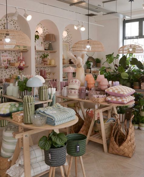 Whimsical Store, Home Decor Store Interior, Cute Retail Store, Provision Store Design, Gift Shop Exterior Design, Cute Gift Shop, Spring Retail Display, Cute Shops Interior, Store Set Up Ideas