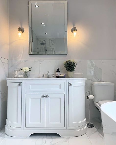 Burlington Bathrooms on Instagram: “Undeniably elegant, @friarsgarth renovation shows just how glamorous timeless bathrooms can be. Take a look at our blogs on our website for…” Burlington Bathroom Ideas, Small Traditional Bathroom, En Suite Ideas, Small Elegant Bathroom, Burlington Bathroom, Modern Luxury Bathroom, Traditional Bathrooms, Timeless Bathroom, Flat Ideas