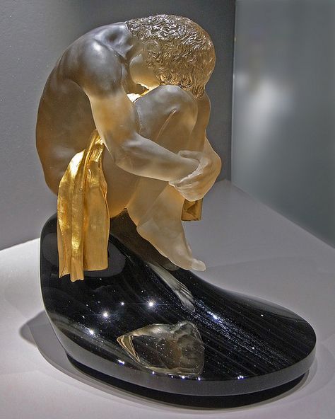 Gem carving of young man - Toronto 2009 Royal Ontario Museum by Bruce Aleksander & Dennis Milam, via Flickr Shanghai Museum, Museum Photos, Lampe Art Deco, Royal Ontario Museum, Gemstone Art, Art Carved, Jade Carving, Rocks And Gems, Glass Art Sculpture