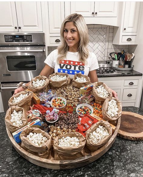 Samantha Bauchmann, Sweet Charcuterie, Family Movie Night Snacks, Sleepover Snacks, Outdoor Movie Night, Movie Night Food, Candy Board, Food And Snacks, Food Boards