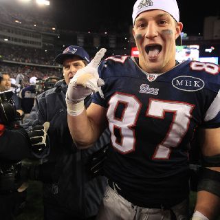 Rob Gronkowski Patriots New England, Rob Gronkowski Wallpaper, Gronk Patriots, Danny Amendola, New England Patriots Football, The Terminator, Nfl Photos, Rob Gronkowski, Julian Edelman