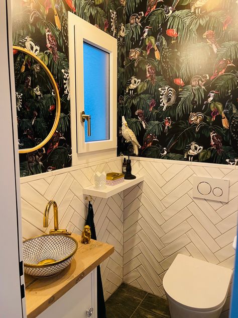 Wallapaper from @witchandwatchmanwallpaper Restroom Wallpaper, Wc Jungle, Bad Klein, Wallpaper Toilet, Bathroom Mural, Guest Toilet, Downstairs Toilet, Crazy Wallpaper, Jungle Wallpaper