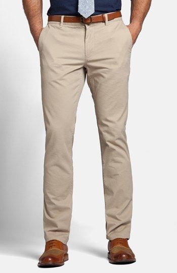 What Are Chinos and How Men Should Wear Them? Khaki Chinos Men Outfits, Chinos Men Outfit, Khakis Outfit, Cotton Pants Men, Smart Casual Menswear, Tan Chinos, Pants Outfit Men, Mens Chino Pants, Chino Pants Men