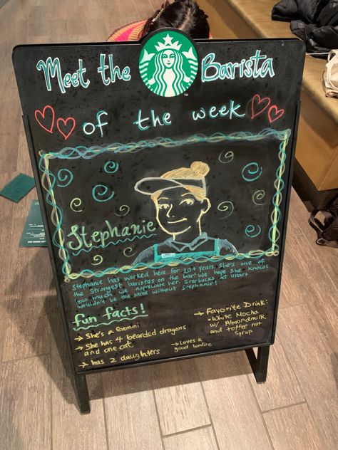 Meet Your Barista Board, Starbucks Sign, Starbucks Chalkboard, Starbucks Ideas, Diy Name Tags, Starbucks Art, Coffee Shop Signs, Starbucks Store, Toffee Nut