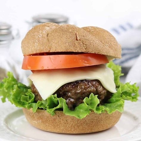 Juicy oven-baked Venison Burgers without any added fat! Make lean delicious venison burgers from ground deer meat in less than a half hour without a grill. #venison #deer #venisonrecipes #deerburger #leanmeat #grilling #burgerrecipes Oven Burger, Deer Steak Recipes, Deer Butchering, Venison Meals, Unique Burger Recipes, Venison Chili Recipe, Making Burger Patties, Homemade Hamburger Patties, Ground Venison Recipes