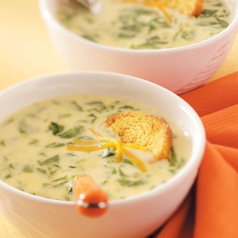 Saugus Massachusetts, Cream Of Spinach, Cream Of Spinach Soup, Spinach Soup Healthy, Creamy Spinach Soup, Cheesy Soup, Spinach Soup Recipe, Cheese Soup Recipe, Spinach Cheese