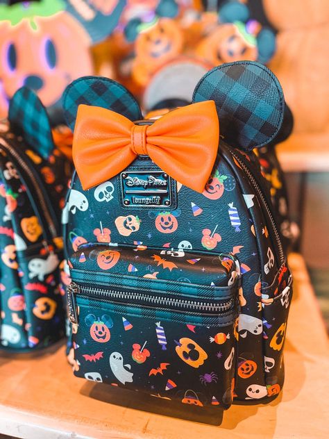 Disney Bags Backpacks, Halloween Infantil, Loungefly Backpack, Minnie Mouse Backpack, Mouse Halloween, Cute Mini Backpacks, Minnie Mouse Halloween, Disneyland Halloween, Loungefly Bag