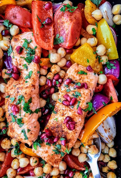 Harissa salmon tray bake with roasted vegetables Salmon Tray Bake Recipes, Tray Bakes Dinner, Salmon Tray Bake, Harissa Salmon, Meal For 2, Scottish Salmon, Dinner Tray, Fresh Salmon, Tray Bake Recipes