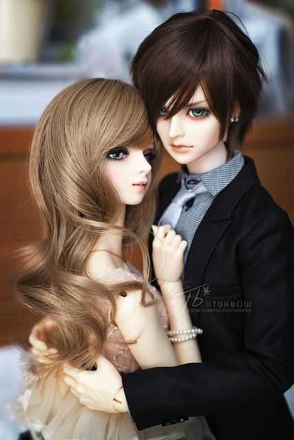 What was mine is mine | Veyron usually looked kinda melancho… | Flickr Couple Barbie, Doll Couple, Couples Doll, Bjd Dolls Girls, Ball Jointed Doll, Cute Love Wallpapers, Cute Couple Wallpaper