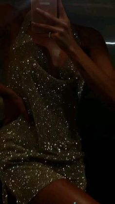 Champagne Ball Dress, Night Luxe Aesthetic Outfit, Rich Videos Aesthetic, Rich Aesthetic Video, Rich Baddie Aesthetic, Glam Girl Aesthetic, Expensive Girl Aesthetic, Expensive Style, Balenciaga Aesthetic