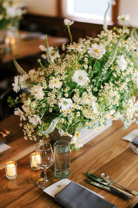 Chamomile Wedding Centerpieces, Chamomile Table Decor, Feverfew Centerpiece, Feverfew Wedding Bouquet, Chamomile Table Decoration, Cosmo Centerpiece, Chamomile Centerpiece, Wild Flowers Centerpieces, Feverfew Bouquet