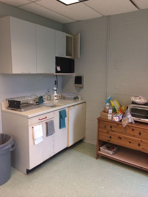 Teacher Work Room Makeover, Staff Lunch Room Ideas, Breakroom Makeover, Tiny Break Room Ideas, School Teachers Lounge, Teacher Lounge Must Haves, Break Room Makeover, Small Staff Lounge Ideas, Small Breakroom Ideas Work