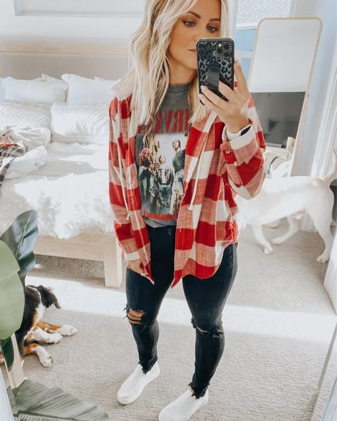 Jean Fall Outfits, Motherhood Outfits, Harmony Beus, Harmonize Beauty, Flannel Outfits Fall, Trendy Mom Outfits, Jeans Outfit Fall, Flannel Outfits, Simple Fall Outfits