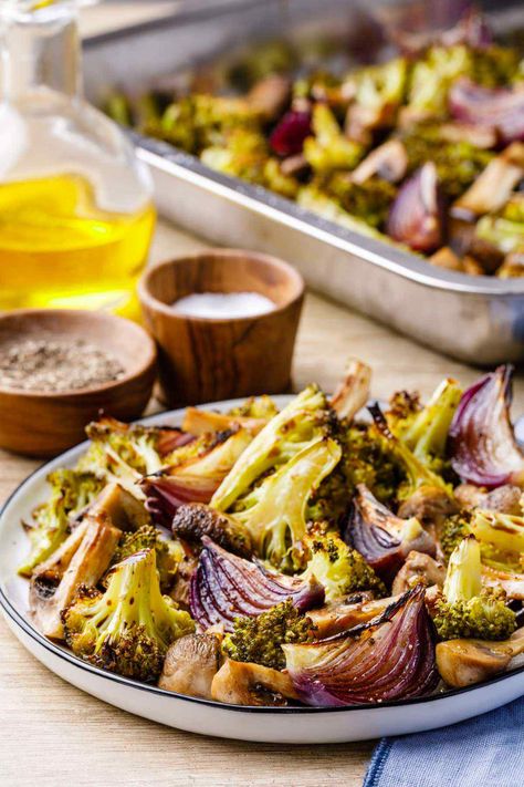 Cleanse Detox Flush, Broccoli And Mushrooms, Mushroom Broccoli, Fried Broccoli, Paleo Sides, Vegan Style, Cleanse Detox, Mushroom And Onions, Onion Recipes