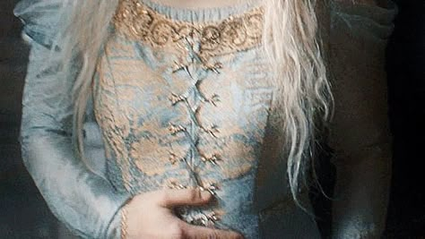 Arryn House, Targaryen Hair, Asoiaf Art, Targaryen Aesthetic, Rhaenyra Targaryen, House Targaryen, After Giving Birth, Game Of Thrones Houses, Giving Birth