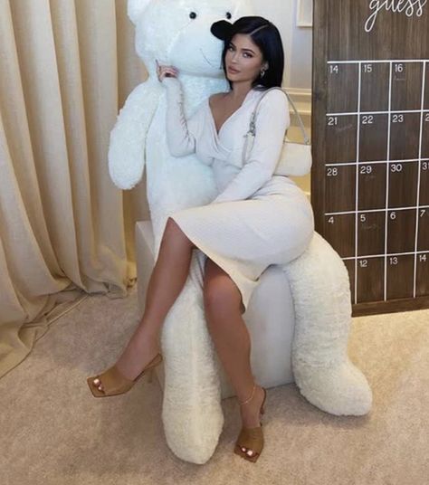 Inside Malika Haqq’s Bear-Themed Baby Shower {PHOTOS} - BellyitchBlog Malika Haqq, Shower Photos, Baby Shower Photos, Pregnant Woman, Kylie Jenner, Inside Out, Teddy Bear, Baby Shower, Shower