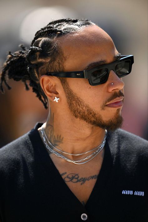 Sir Lewis Hamilton, Lewis Hamilton Formula 1, F1 Lewis Hamilton, F1 Drivers, Lewis Hamilton, Pretty Men, Formula One, Fast Cars, Celebrity Crush