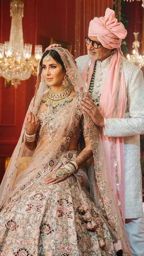 Bride Father Outfit Indian, Katrina Kaif Wedding Looks, Mother Daughter Wedding Photos, Marriage Planning, Marriage Poses, Wedding Outfits Indian, Latest Bridal Lehenga Designs, Indian Bridesmaid Dresses, Bride Photos Poses