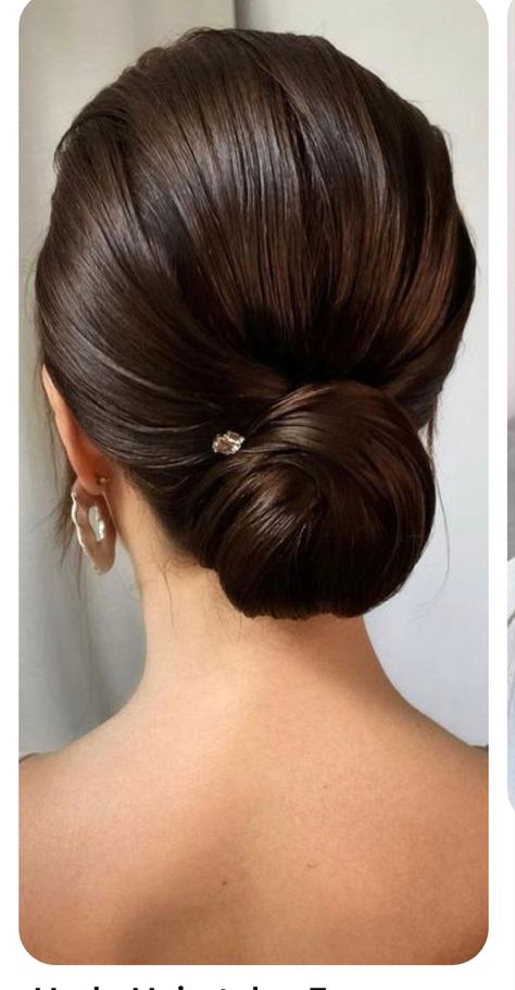 Mom Hairdo, Romantic Low Bun, Low Bun Wedding Hair, Hairstyle For Prom, Sanggul Modern, Elegant Hairstyle, Wedding Bun Hairstyles, Classic Updo, Wedding Hair Up