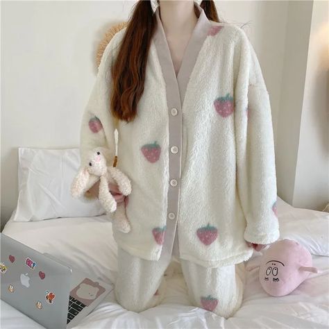 Strawberry Pajamas, Outfits For Japan, Cute Pajama Sets, Flannel Jacket, Cute Strawberry, Strawberry Print, Red Strawberry, Cute Pajamas, Lounge Pants