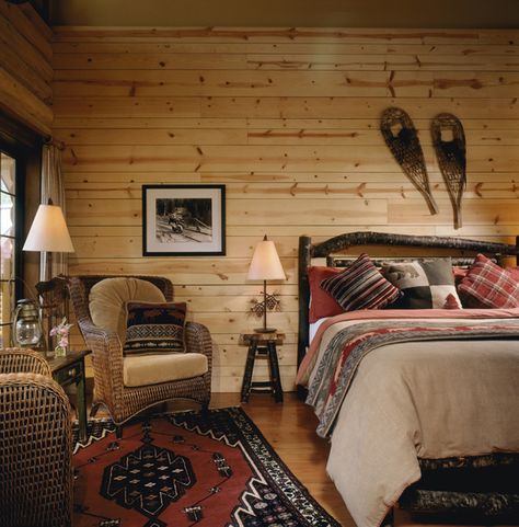 Log Cabin Bedroom Ideas, Log Cabin Bedrooms, Cozy Cabin Bedrooms, Rustic Cabin Bedroom, Cozy Cabin Bedroom, Cabin Bedroom Decor, Lodge Bedroom, Mountain Cabin Decor, Luxury Log Cabins