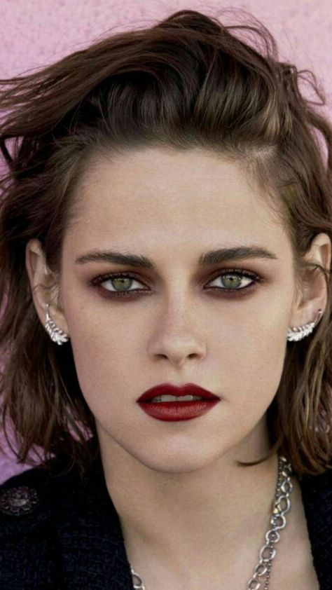 Eyeshadow For Red Hair, Kristen Stewart Aesthetic, Makeup Looks 90s, Kristen Stewart Makeup, Kristen Stewart Eyes, Looks 90s, 90s Grunge Makeup, Make Up Color, Rock Makeup