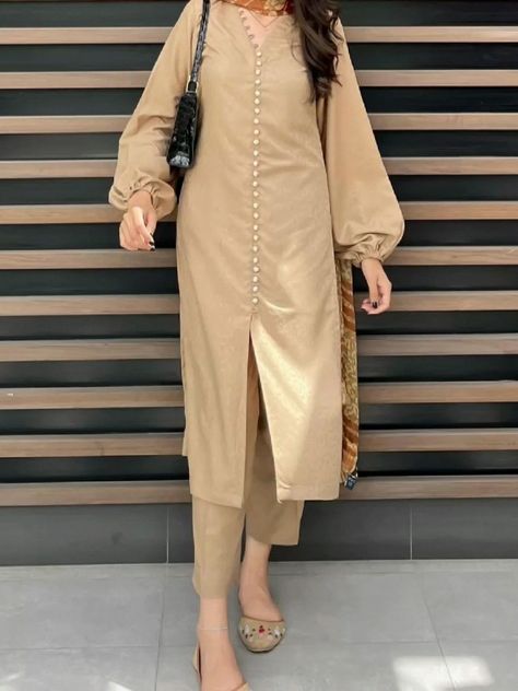 Indian Kameez Design, Simple Kameez Shalwar Designs, Winter Kurta Design, Pakistani Office Wear, New Shalwar Kameez Design, Simple Kurta Designs Classy, Pakistani Simple Suits, New Shalwar Design, Pakistani Casual Suits