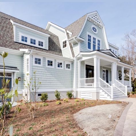 How dreamy is this Coastal Virginia home? 💚 The mahogany 4 lite door creates a warmth against the soft green cedar shakes! The interior is… Coastal Country House, Coastal Cottage Living Room, Coastal Virginia, Nantucket Style Homes, Bedroom Coastal, Alexander Home, Coastal Country, Coastal House Plans, Cottage Retreat