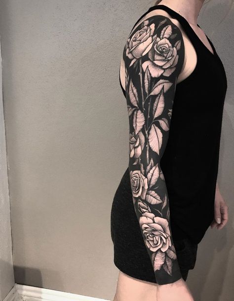 Roses sleeve with black background, tattoo by Jakob Holst Rasmussen, co-owner and tattooist at Venlig Hilsen in Aarhus, Denmark. Black Tattoo Filler Backgrounds, Girl Half Sleeve Tattoos, Tattoo Sleeve Themes, Rose Sleeve Tattoo, Rose Outline Tattoo, Black And White Rose Tattoo, Black Sleeve Tattoo, Tat Inspiration, Background Tattoo