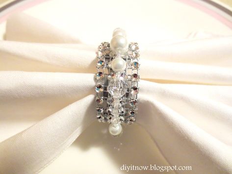 Rhinestone and pearl napkin rings Napkin Rings Ideas, Diy Napkin Rings, Wedding Cake Pearls, Napkin Rings Diy, Napkin Rings Wedding, Handmade Napkins, Table Runner Diy, Diy Napkins, Rings Ideas