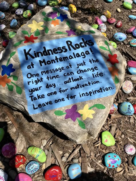 School Rock Garden, Rock Garden Signs Cute Ideas, Kindness Rock Garden, Kindness Garden, Kindness Ideas, Kindness Projects, Inspirational Rocks, Daisy Girl Scouts, Painted Rocks Diy