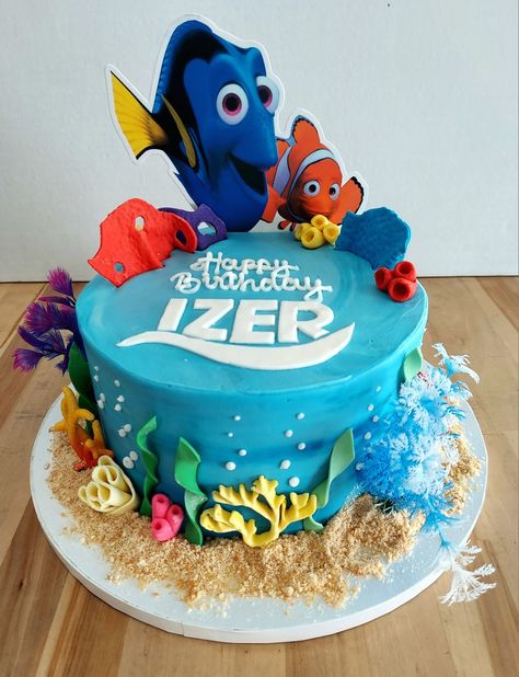 Nemo Birthday Party Food, Finding Nemo Cakes, Finding Nemo Smash Cake, Nemo First Birthday Party, Nemo Smash Cake, Nemo Cake Ideas, Nemo Themed Birthday Party, Dory Birthday Cake, Finding Nemo Birthday Cake