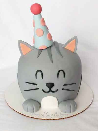 Birthday kitty cat cake. Birthday Cake Cat, Kitten Cake, Cake Cat, Cake For Kids, Birthday Cake For Cat, Kitten Party, Pinata Cake, Cat Birthday Party, Animal Cakes