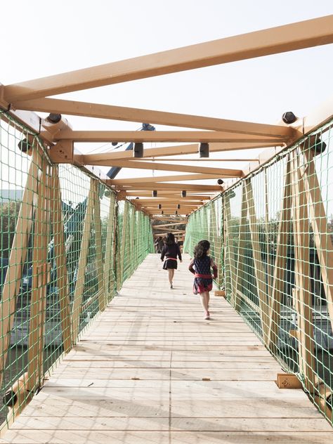 Architecture Bridge, Bridges Architecture, London Metropolitan University, Temporary Architecture, Bridge Structure, Architecture Design Process, Steel Bridge, Bridge Construction, Pedestrian Walkway